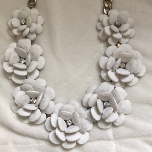 J.Crew White Floral statement necklace with studs - Picture 5 of 9